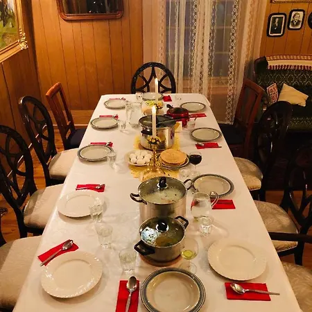Bakken Gardshus Farm stay *